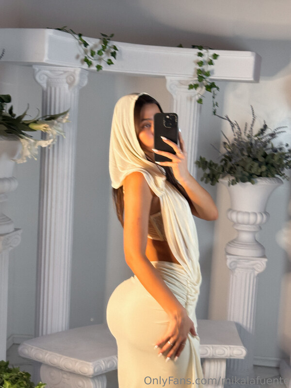 Mikaela Lafuente nude photo 8