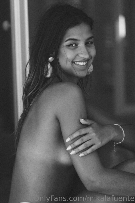 Mikaela Lafuente nude photo 14