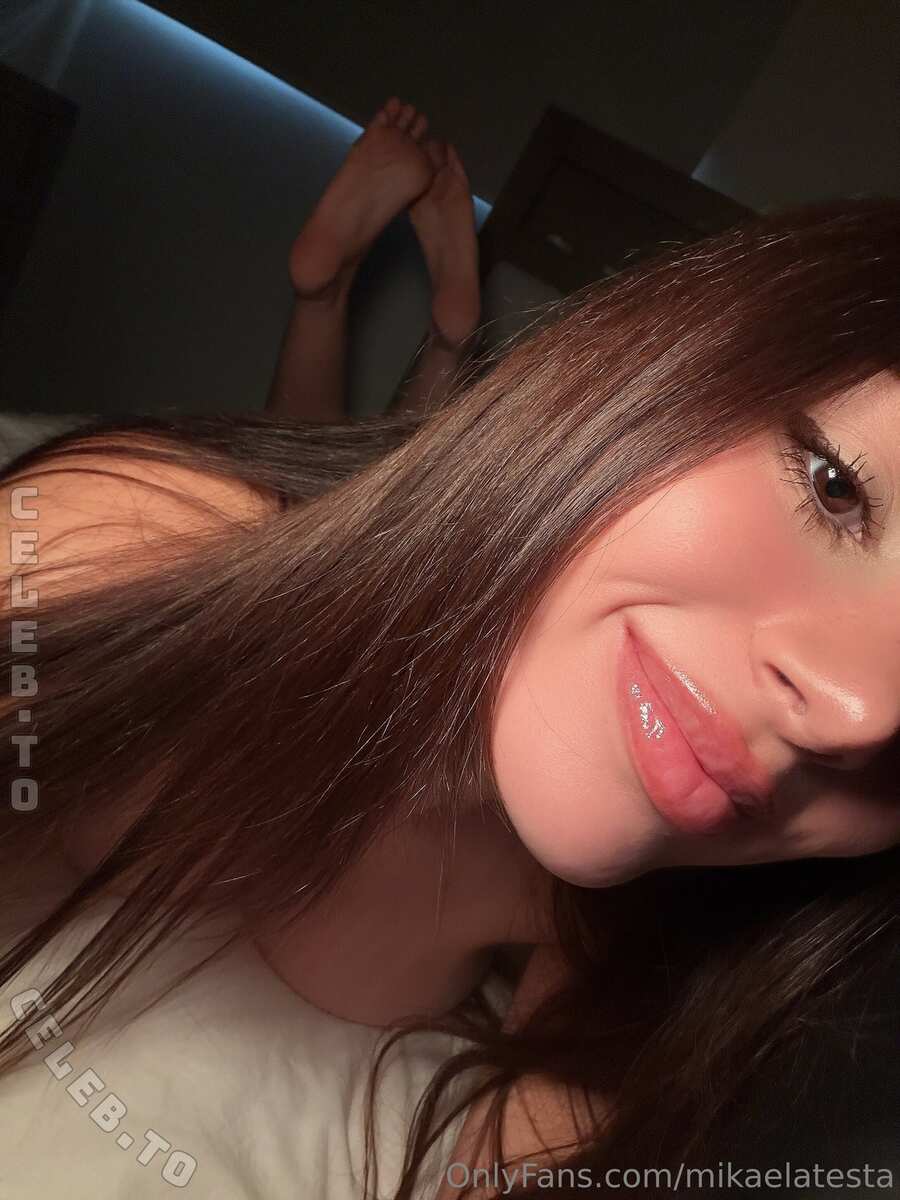 Mikaela Testa nude photo 2