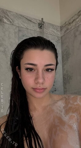 Mikayla Campinos New (2 photos)