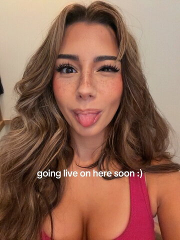 Mikayla Campinos Sexy (1 photo)