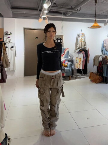 Miki New (1 photo)