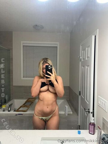 Mikki Marie nude photo 3