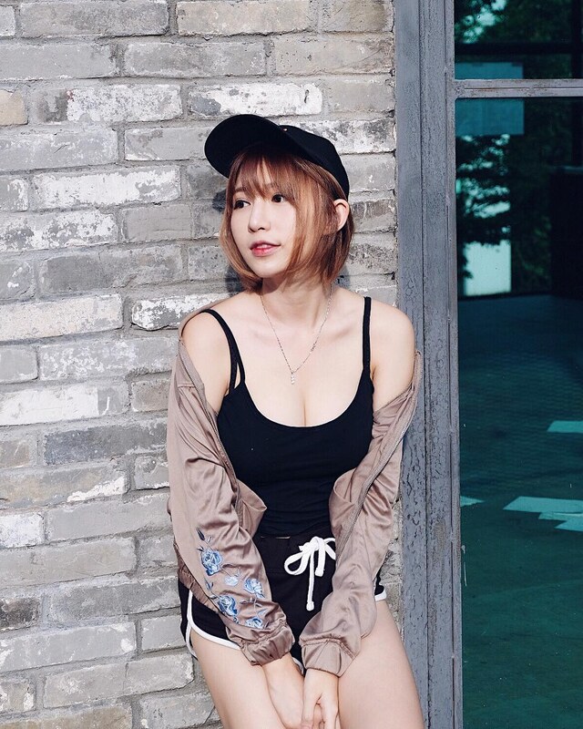 Miko Wong nude photo 5