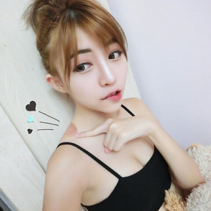 Miko Wong nude photo 14