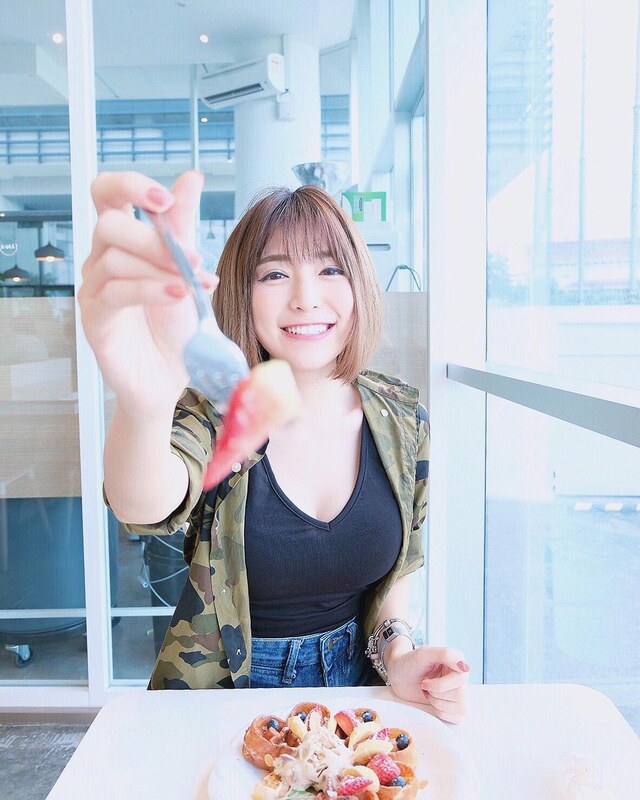 Miko Wong nude photo 17