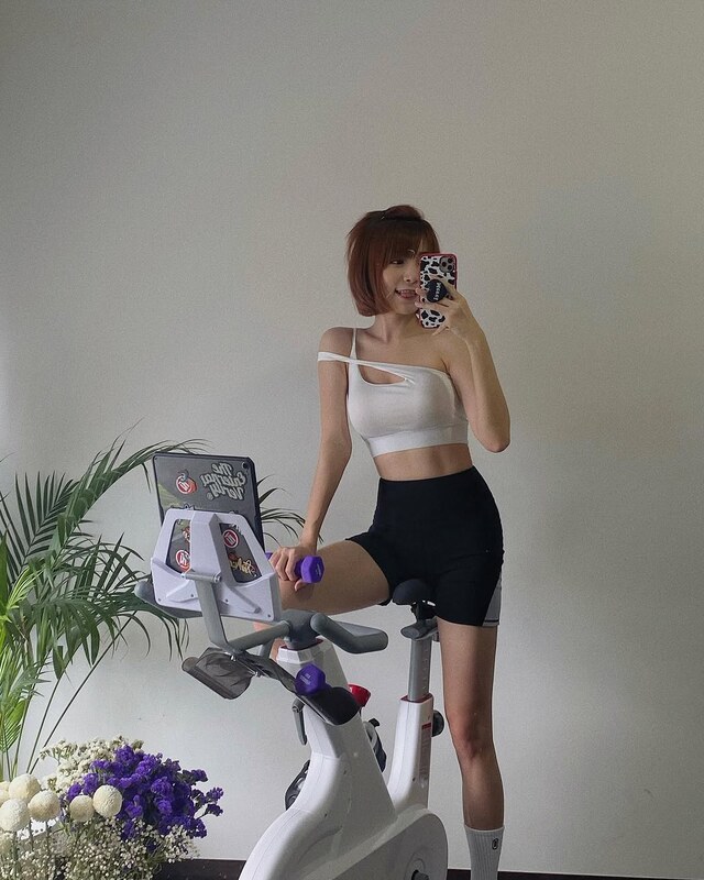 Miko Wong nude photo 8