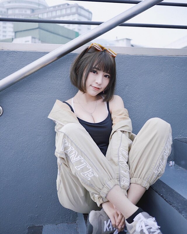 Miko Wong nude photo 10
