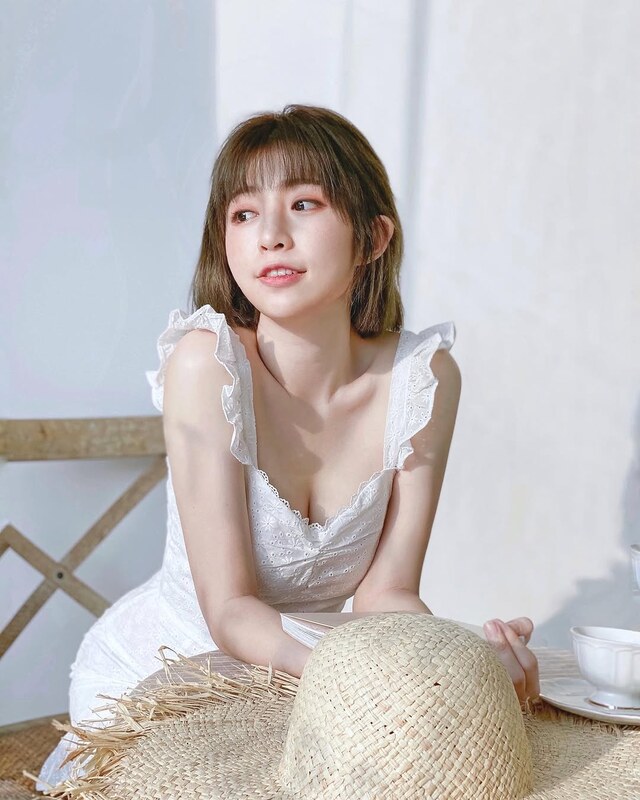 Miko Wong nude photo 12