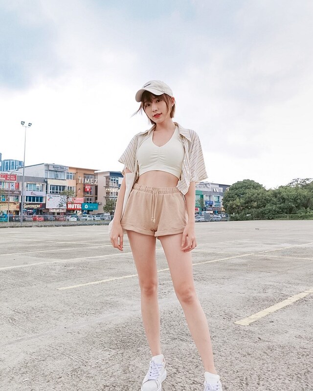Miko Wong nude photo 15