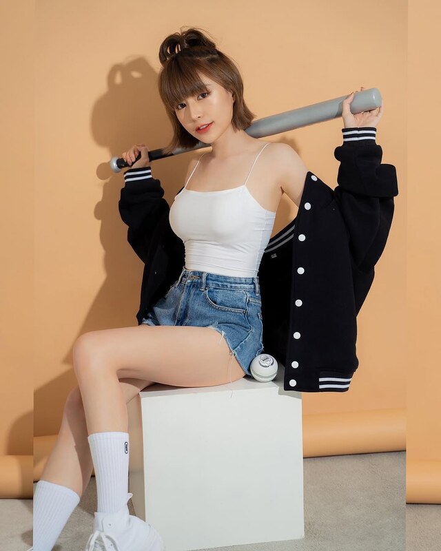 Miko Wong nude photo 18