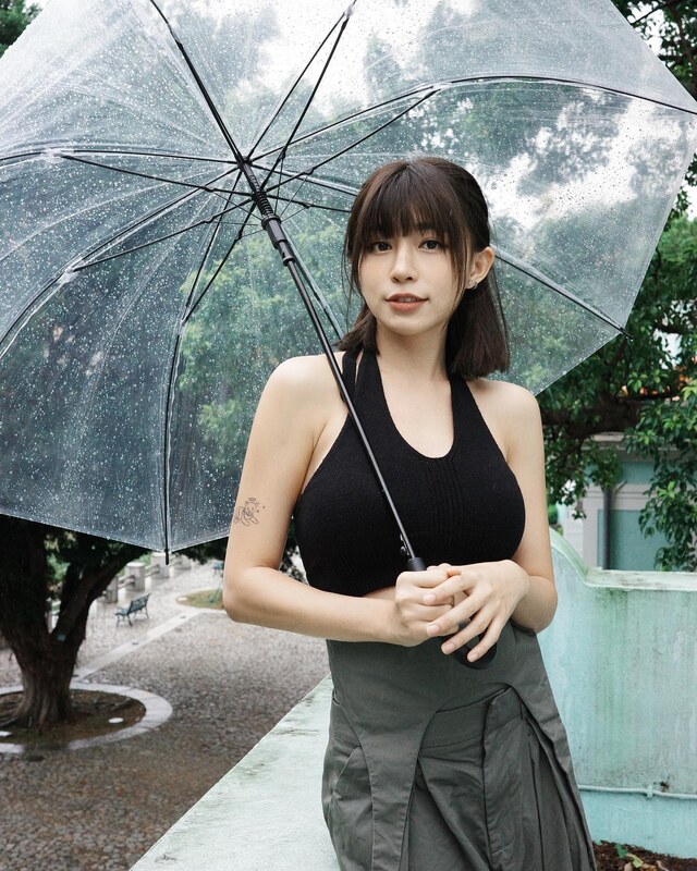 Miko Wong nude photo 8