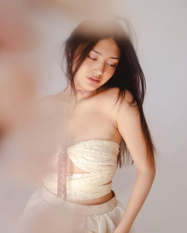 Miku Martineau nude photo 20