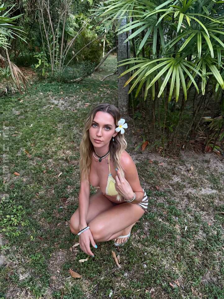 Mila Klein nude photo 13