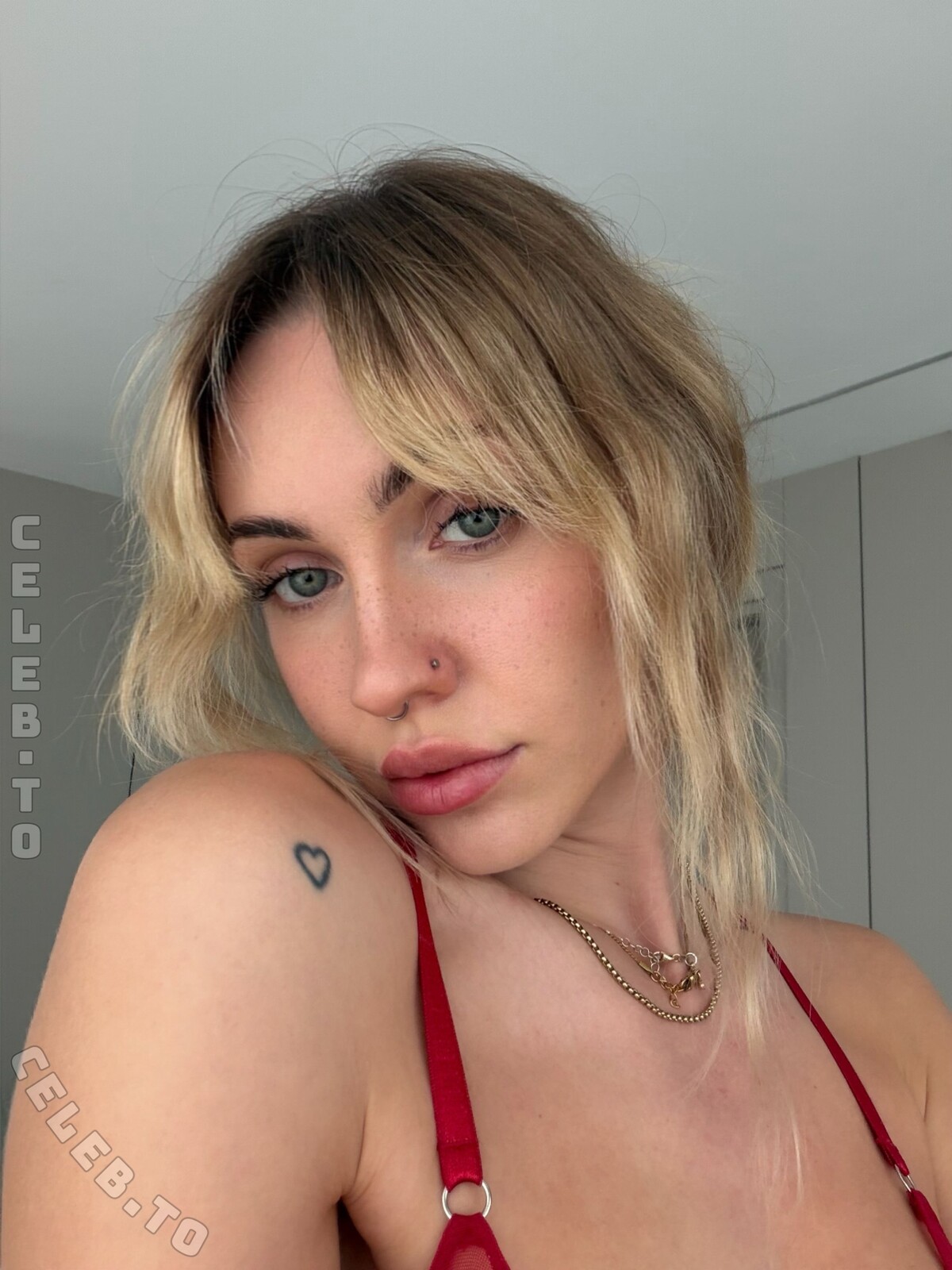 Mila Klein nude photo 14