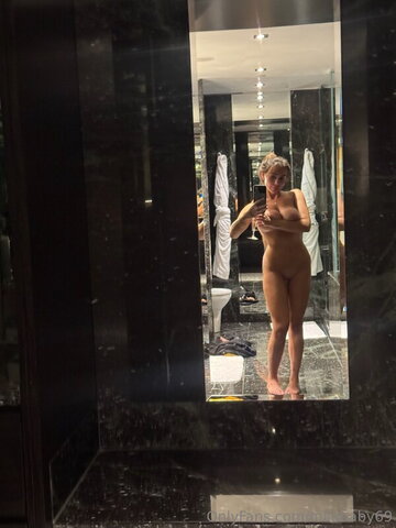 Mila Santos nude photo 7