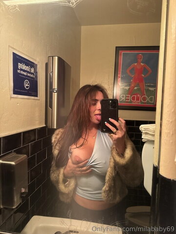 Mila Santos nude photo 1