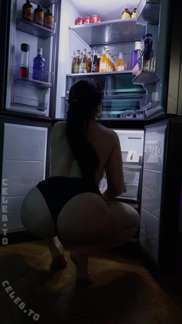 mila_ nude photo 1