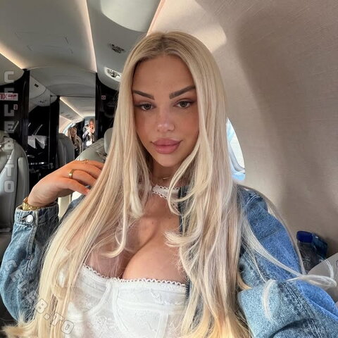 Milaneedls nude photo 15
