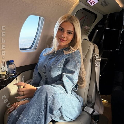 Milaneedls nude photo 12