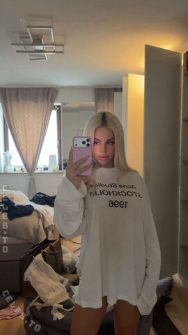 Milaneedls nude photo 25
