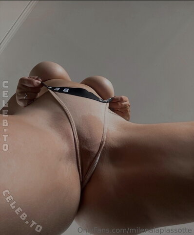Milena Laplassotte nude photo 2