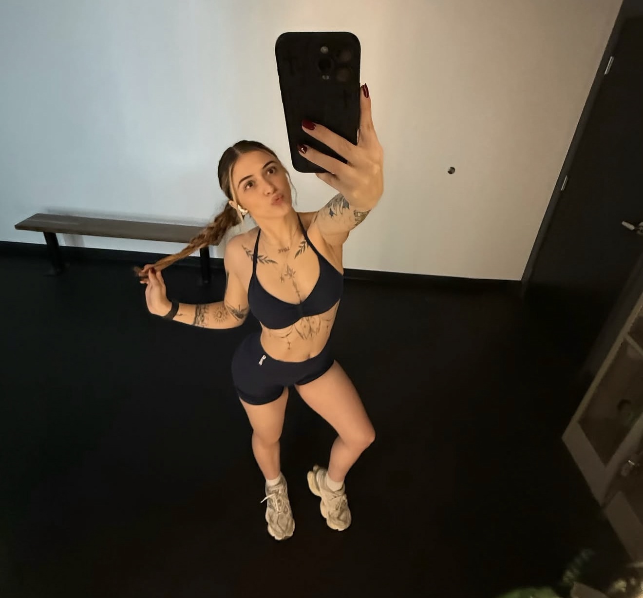 milenamsmith nude photo 3