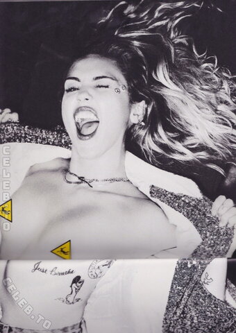 Miley Cyrus nude