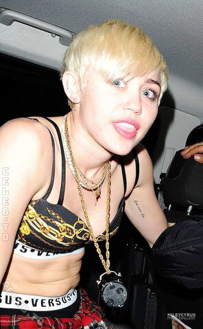 Miley Cyrus nude