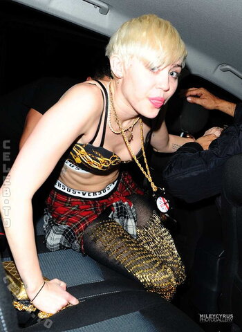 Miley Cyrus nude