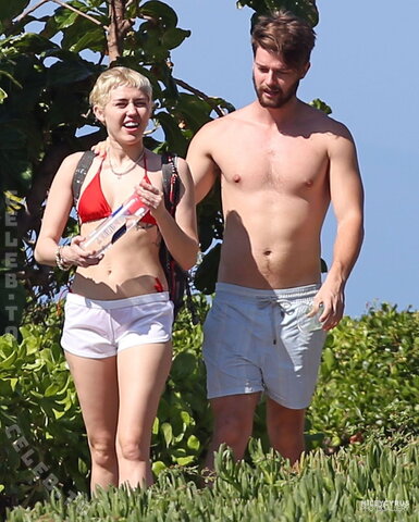 Miley Cyrus nude photo 180