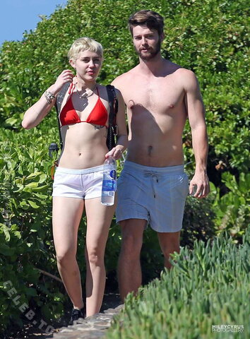 Miley Cyrus nude photo 189