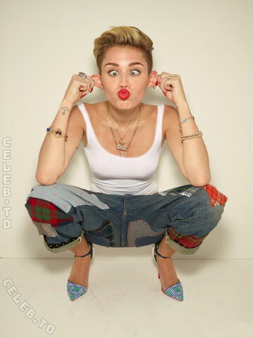 Miley Cyrus nude photo 285