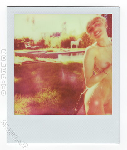 Miley Cyrus nude