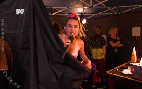 Miley Cyrus nude