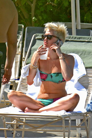 Miley Cyrus nude