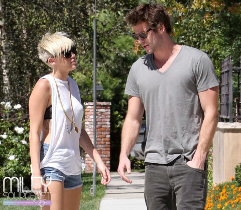 Miley Cyrus photo 2