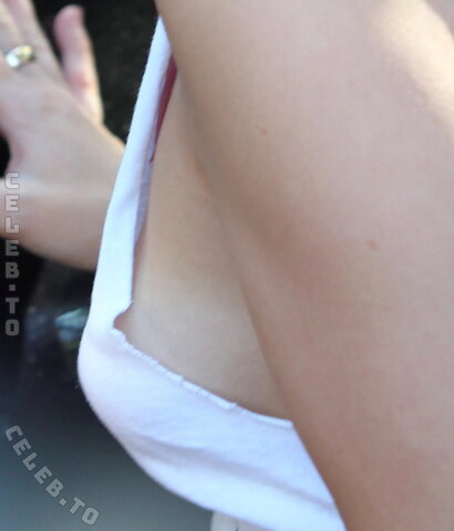 Miley Cyrus nude photo 2
