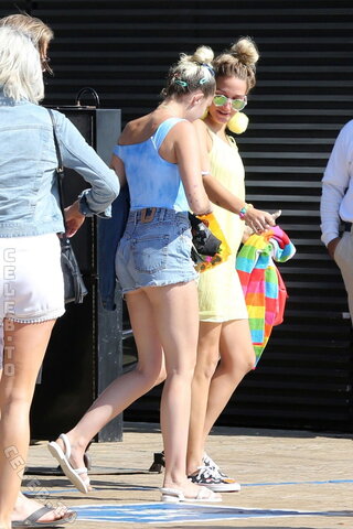 Miley Cyrus photo 4