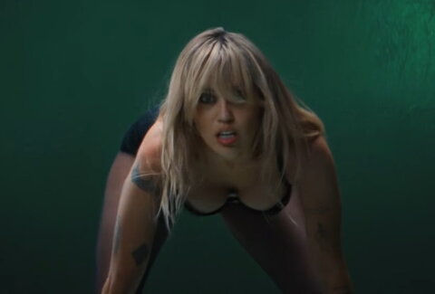 Miley Cyrus nude photo 5
