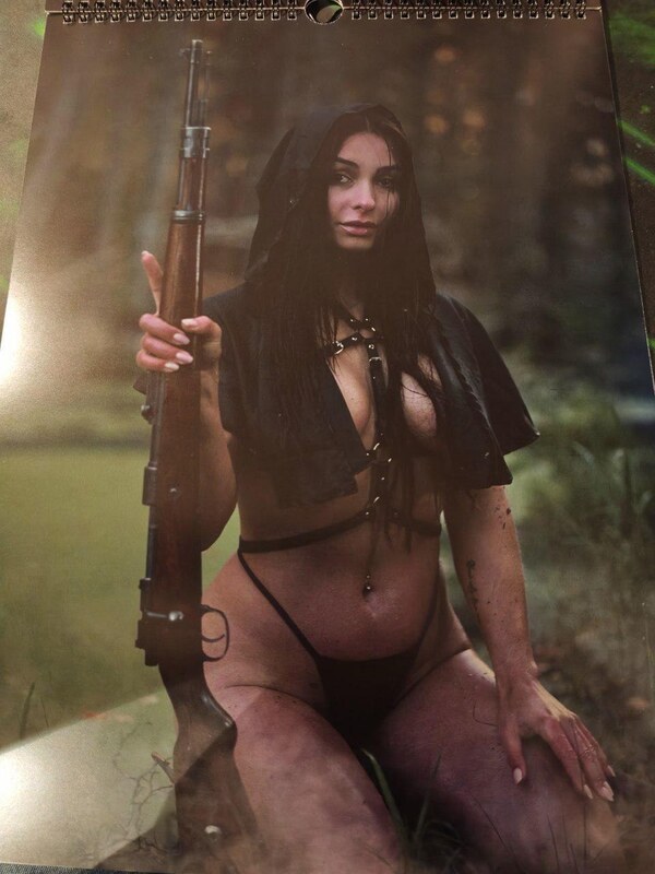 Miliholicy nude photo 4