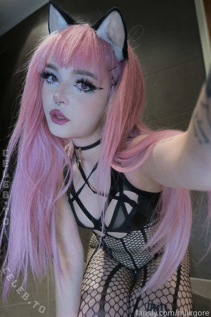 Milkgore nude photo 3