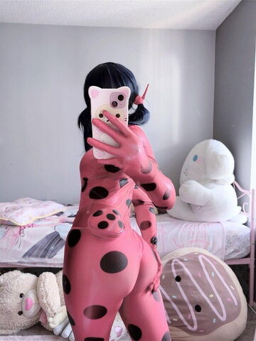 Milkiewaifu nude photo 22