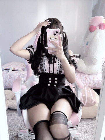 Milkiewaifu nude photo 17