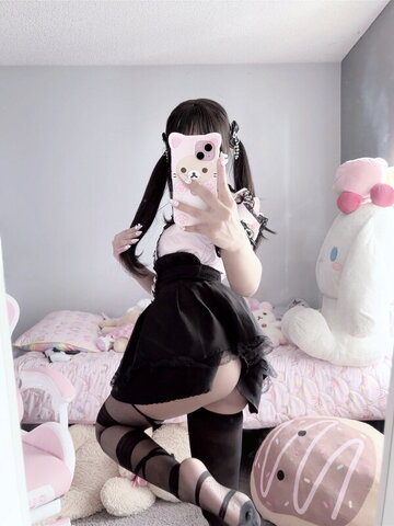 Milkiewaifu nude photo 16