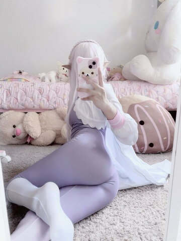 Milkiewaifu nude photo 14
