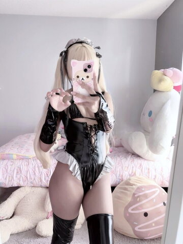 Milkiewaifu nude photo 4