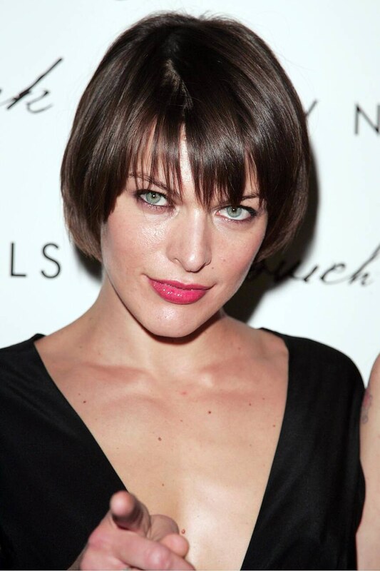 Milla Jovovich nude photo 3