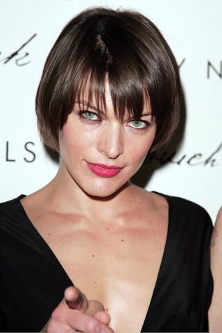 Milla Jovovich nude photo 4
