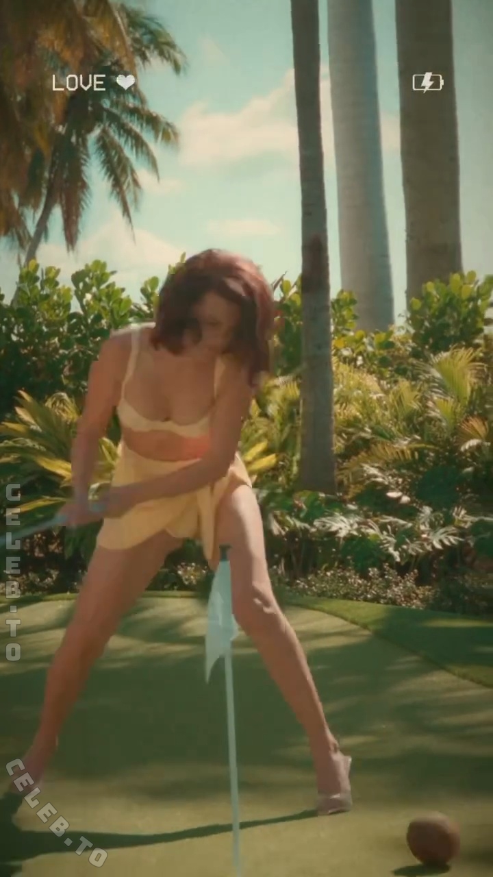 Millie Bobby Brown nude photo 4